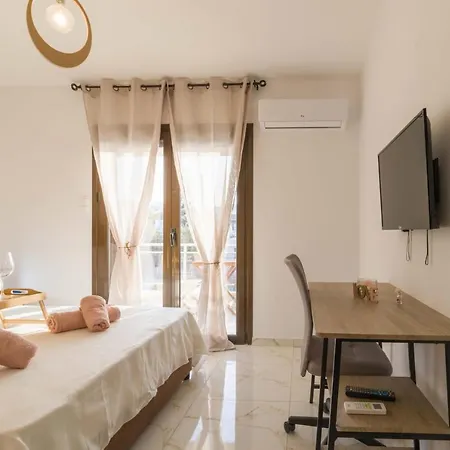 Apartment Seaside Serenity In Loutra *