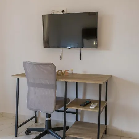 Seaside Serenity In Loutra Apartment