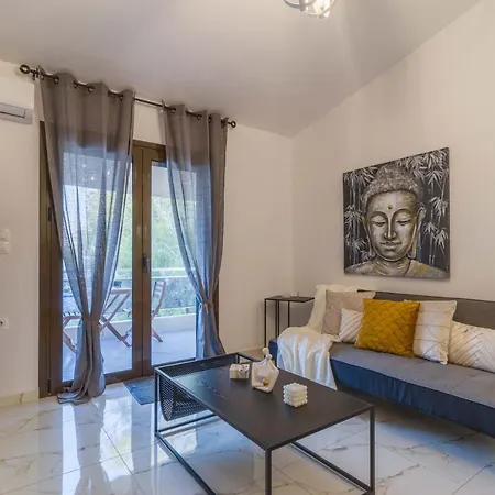 Seaside Serenity In Loutra Apartment *