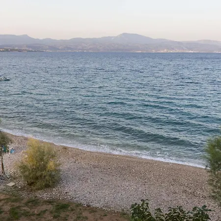 Seaside Serenity In Loutra Apartamento