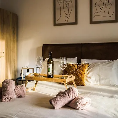 Seaside Serenity In Loutra Apartment