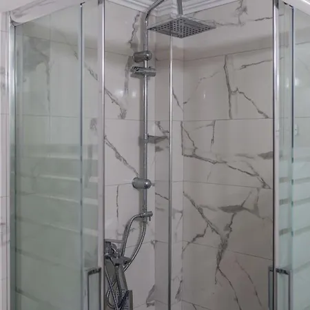 Apartment Seaside Serenity In Loutra *