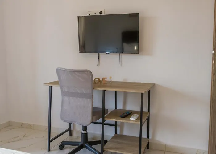 Seaside Serenity In Loutra Apartman