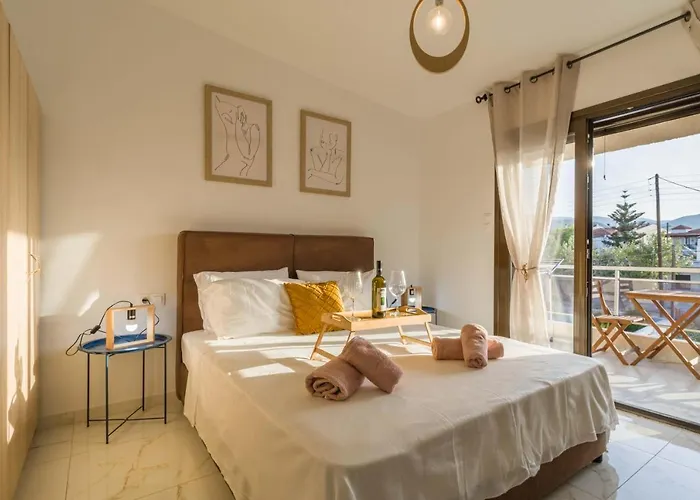 Seaside Serenity In Loutra Káto Almirí