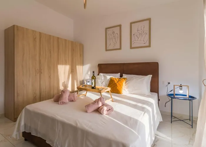 Seaside Serenity In Loutra *