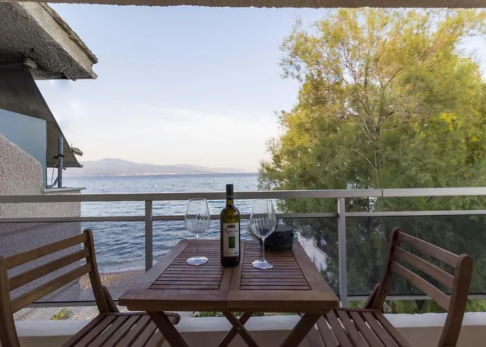 Seaside Serenity In Loutra