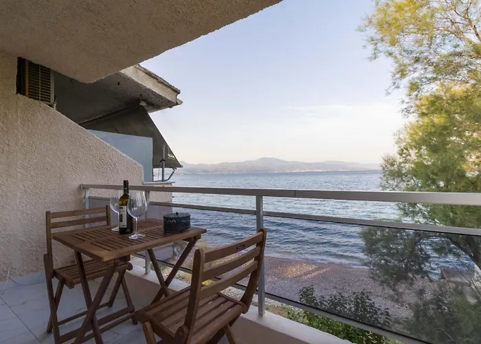 Seaside Serenity In Loutra Διαμέρισμα *